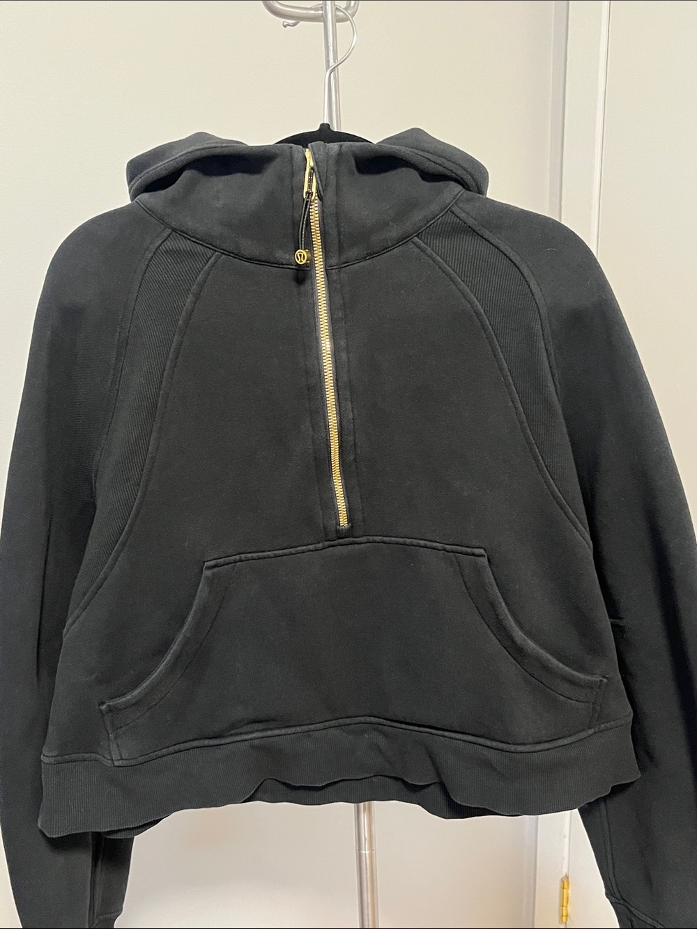 Lululemon athletica Black Pullover Hoodie with Logo Tag (M/L)